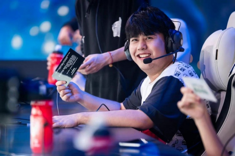 力和场上视 力和场上视