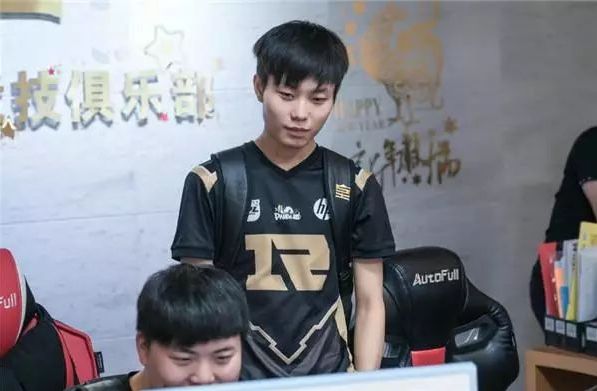 版本与阵容 版本与阵容